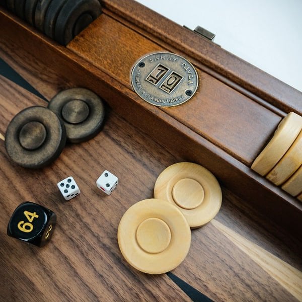 Şirket Logolu Ceviz Masif Ahşap Tavla Takımı